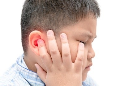 Douleur aux oreilles : mon enfant a-t-il une otite ? Conseils Santé