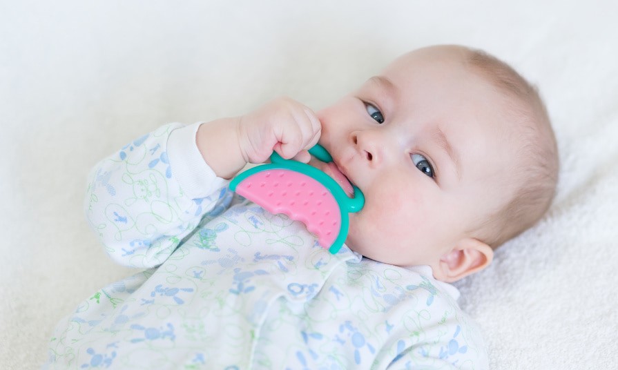 L'hygiène dentaire de bébé et de l'enfant avec des solutions